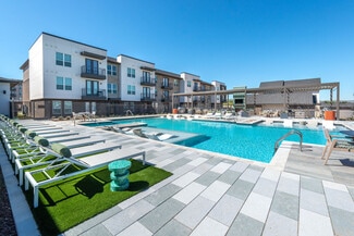 965 Duncan Perry Rd, Grand Prairie, TX 75050