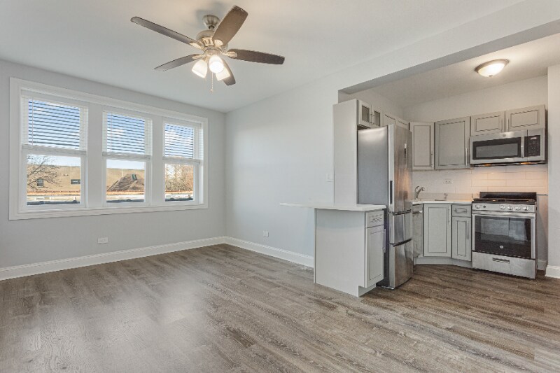 1521 W Sherwin Ave unit 409, Chicago, IL 60626 - photo 1