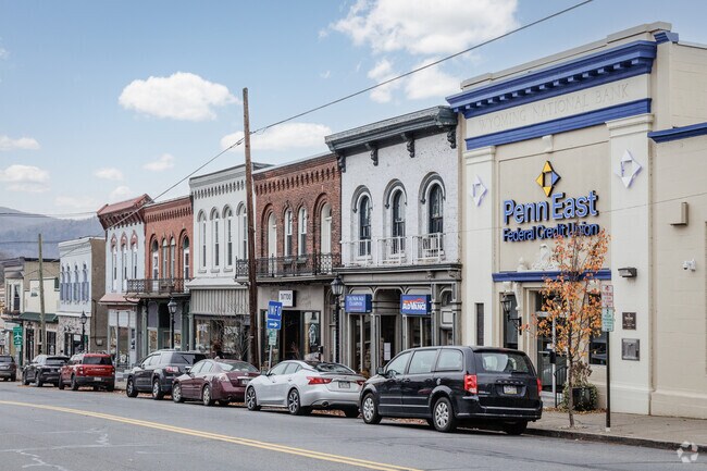 Shops and restaurants fill downtown Tunkhannock, PA.
