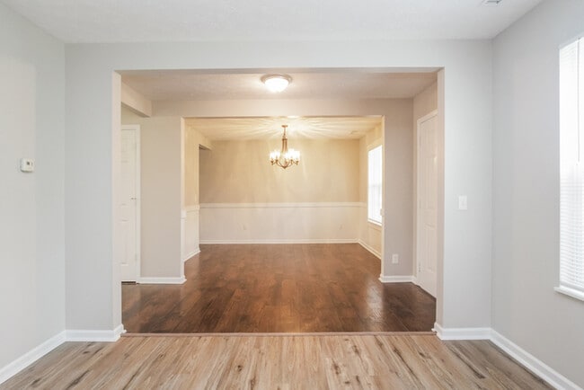 6913 W Briar Park View, New Palestine, IN 46163 - photo 7