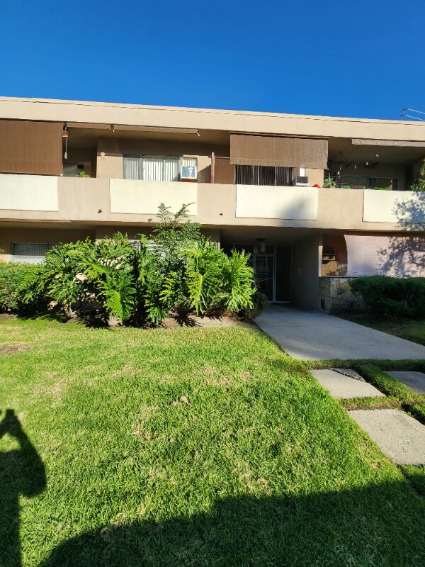 4350 Troost Ave Unit 12, Studio City, CA 91602