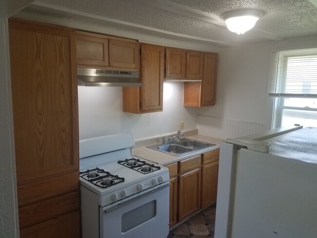 211 7th St unit 211 B, Ogden, KS 66517 - photo 6