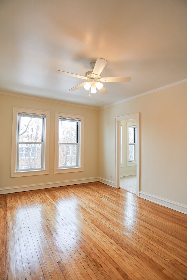 5011 N Damen Ave unit 9, Chicago, IL 60625 - photo 2