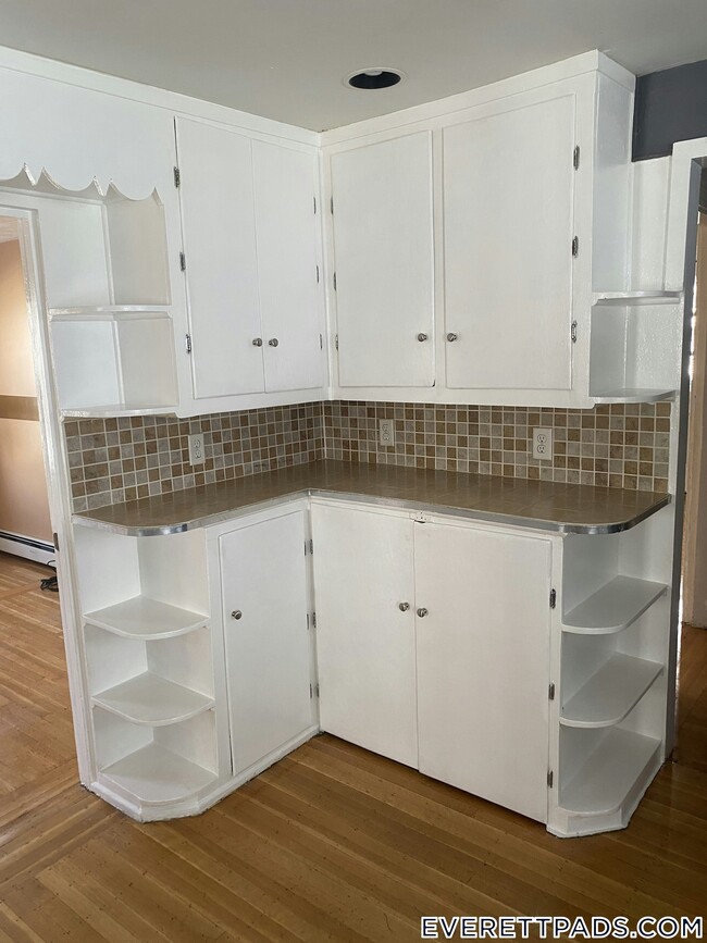 7 Hillside Ave Unit 2, Everett, MA 02149