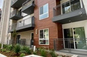 11110 Hartsook St, North Hollywood, CA 91601