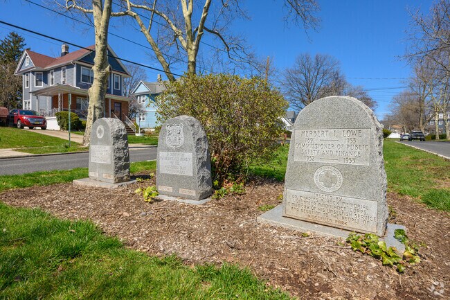 Memorials on Euclid Ave show off Ridgefield Park's patriotism.