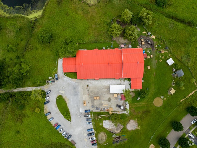 The Schoolhouse Learning is a private independent school serving grades pre-K to 8.