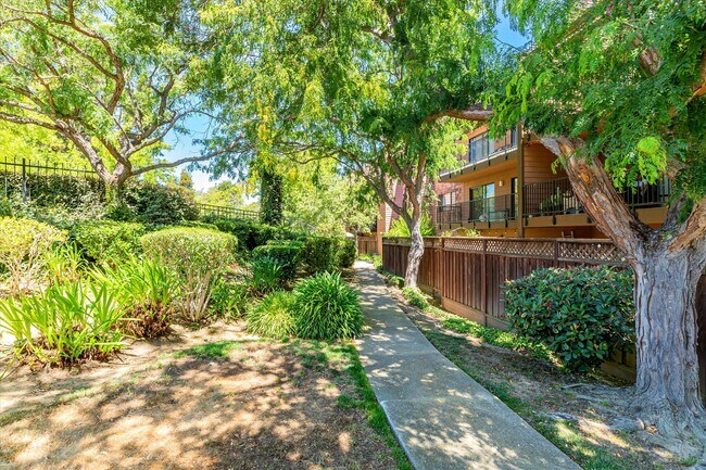 25676 University Ct unit University, Hayward, CA 94542 - photo 7