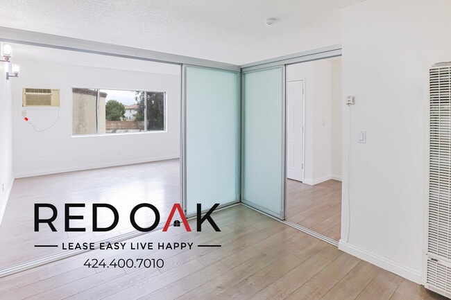 8555 Independence Ave unit 201, Canoga Park, CA 91304 - photo 4