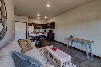 1110 Hope Dr, Carthage, MO 64836