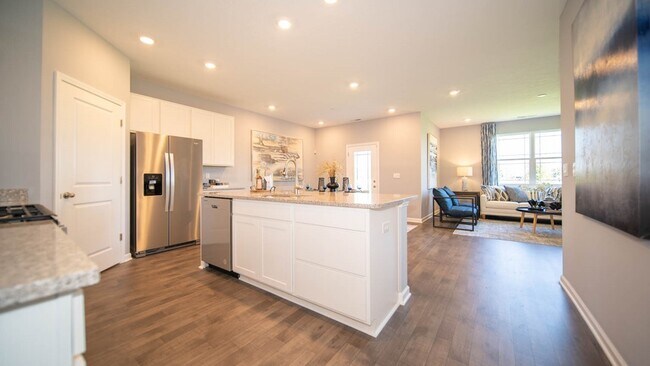 5872 Agogo Way unit 36206506, Greenwood, IN 46143 - photo 2