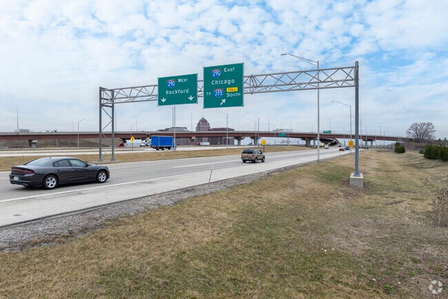 Medinah is conveniently located near I-290 and I-355.