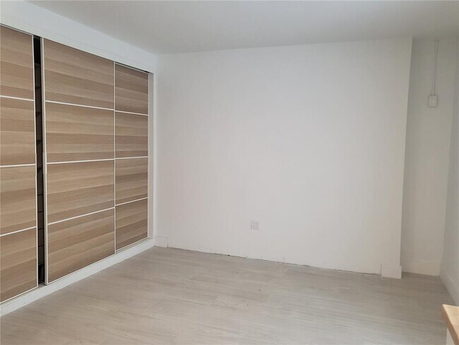 5512 SW 57th Place, Davie, FL 33314 - photo 4