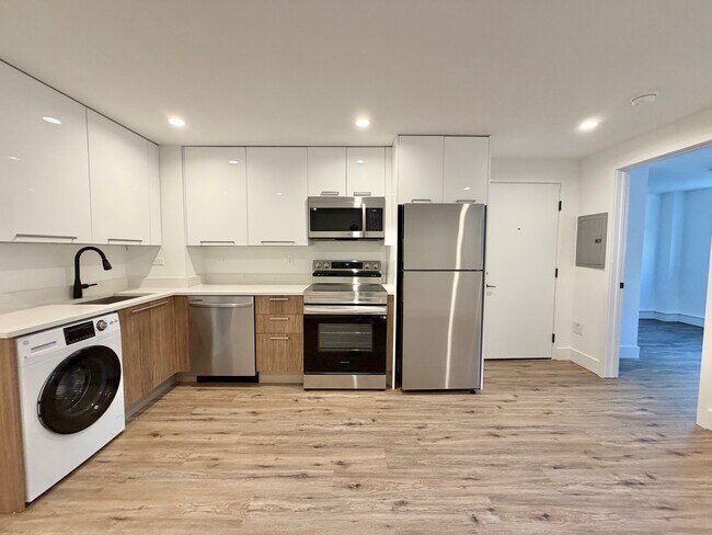 940 W Carmen Ave unit 1, Chicago, IL 60640 - photo 3