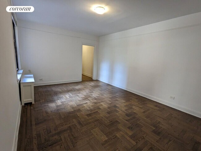 The Crillon Court, New York, NY 10032 - photo 2