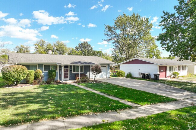 Ranch homes line the tree lined streets of Crewstwood.