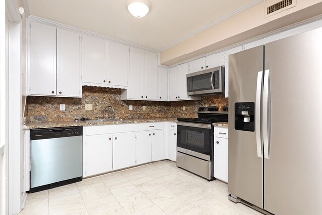 5817 Carriage Brook Rd, Montgomery, AL 36116 - photo 4