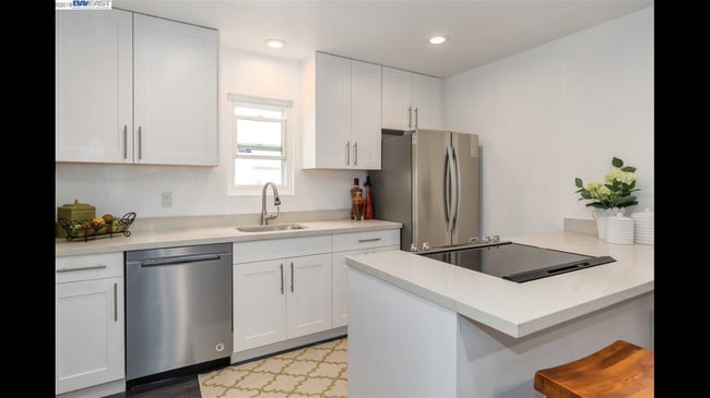 14837 Western Ave, San Leandro, CA 94578 - photo 4