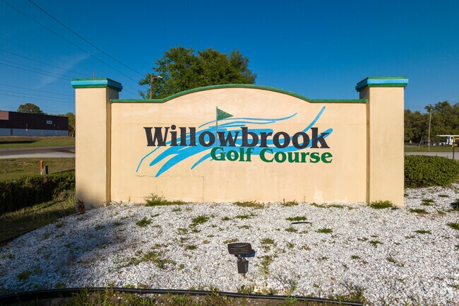 Poinsettia Park is home to the Willowbrook Golf Course.