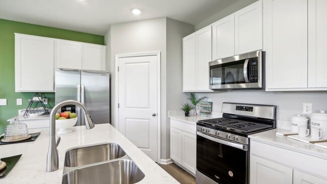 6815 Henley Way, Indianapolis, IN 46221 - photo 3