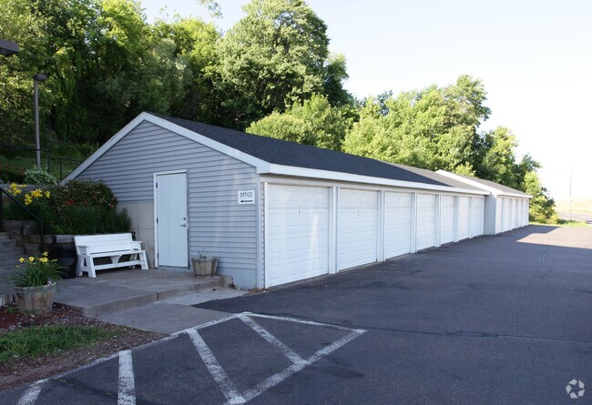 GLEN PLACE APARTMENTS, Duluth, MN 55806 - photo 7