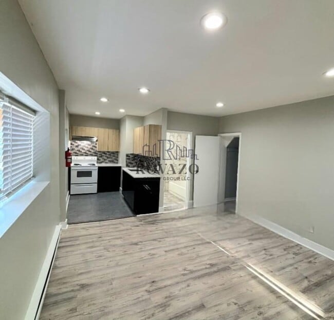 10 Mitchell St unit 1, West Orange, NJ 07052 - photo 2