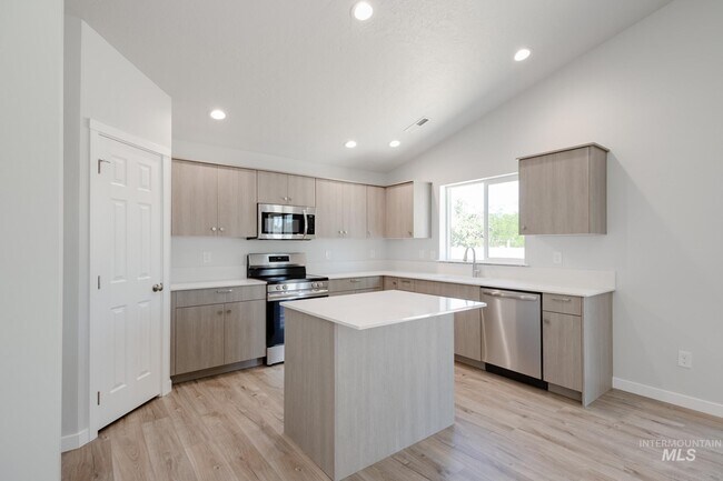 16695 Sentinel Ave, Caldwell, ID 83607 - photo 4