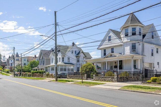 Large Queen Anne homes are common in the neighborhood of Fisher Hill.
