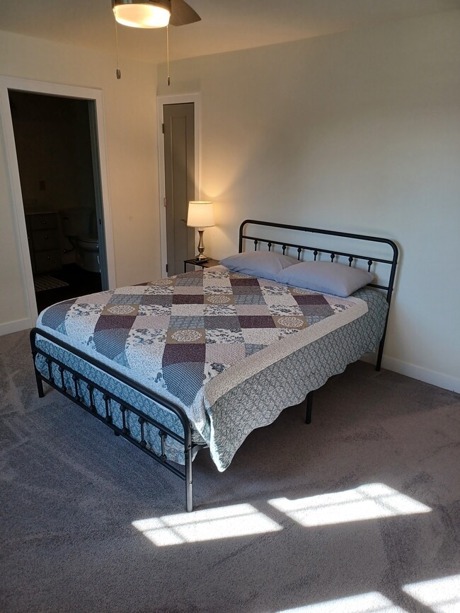 514 Farnam St unit 514 Farnam, La Crosse, WI 54601 - photo 7