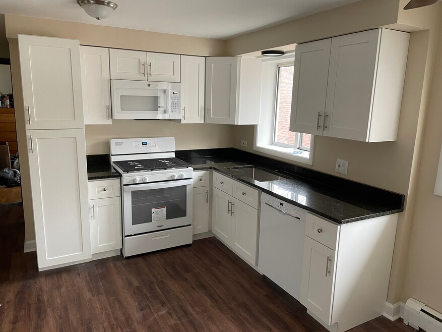 1511 E Roosevelt Rd, Wheaton, IL 60187 - photo 1