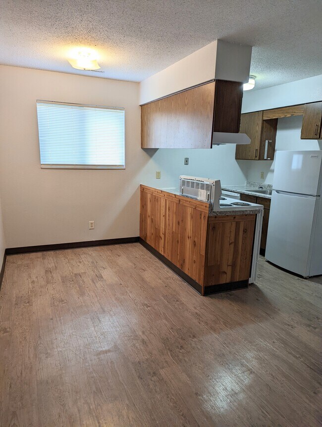 1197 Blairs Ferry Rd, Marion, IA 52302