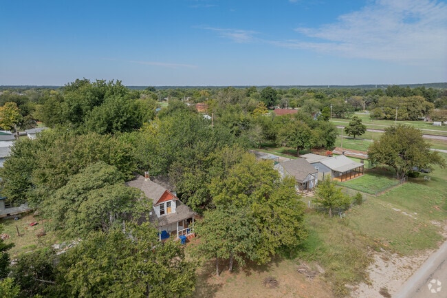 Popular housing in Anadarko includes cottages, Craftsman, and ranch-style homes.