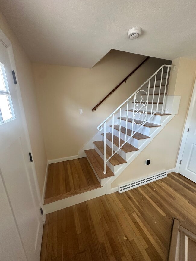 341 Stevens St, Lowell, MA 01851 - photo 6