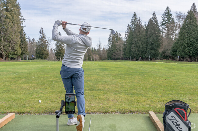 Play 18 holes or practice your golf swing at Semiahmoo Golf Course in Birch Bay.