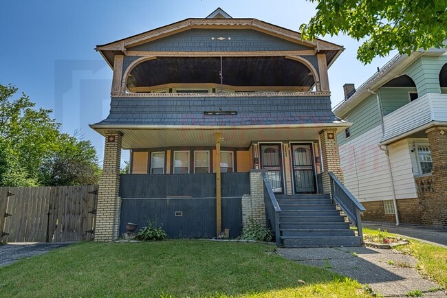 3633 E 153rd St unit Upper Unit, Cleveland, OH 44120 - photo 5