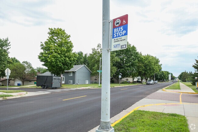 Oak View offers bus access to Sioux Falls via Sioux Area Metro in roughly 20 minutes.