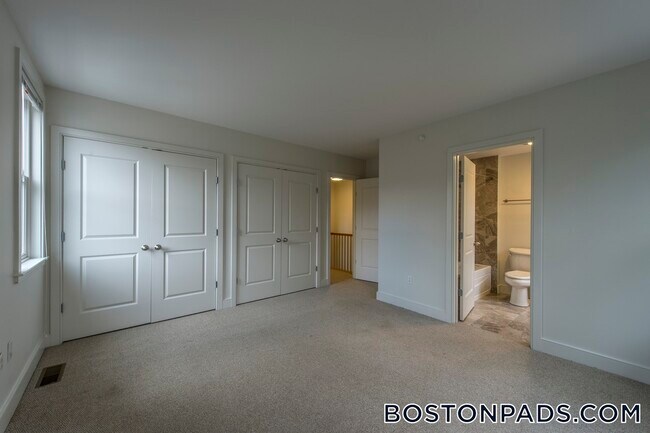110 Second St unit 109, Cambridge, MA 02141 - photo 4