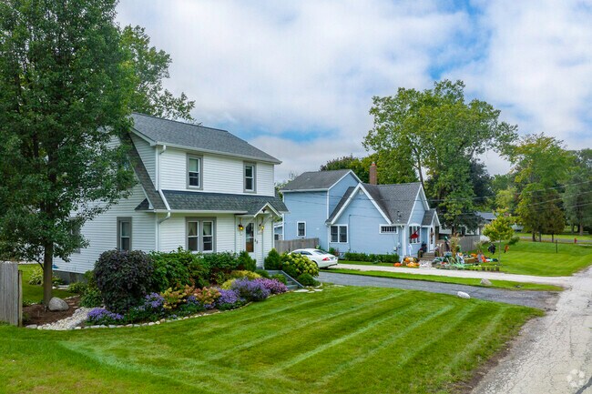 Most of the houses in the Beach Park neighborhood are below $250,000.