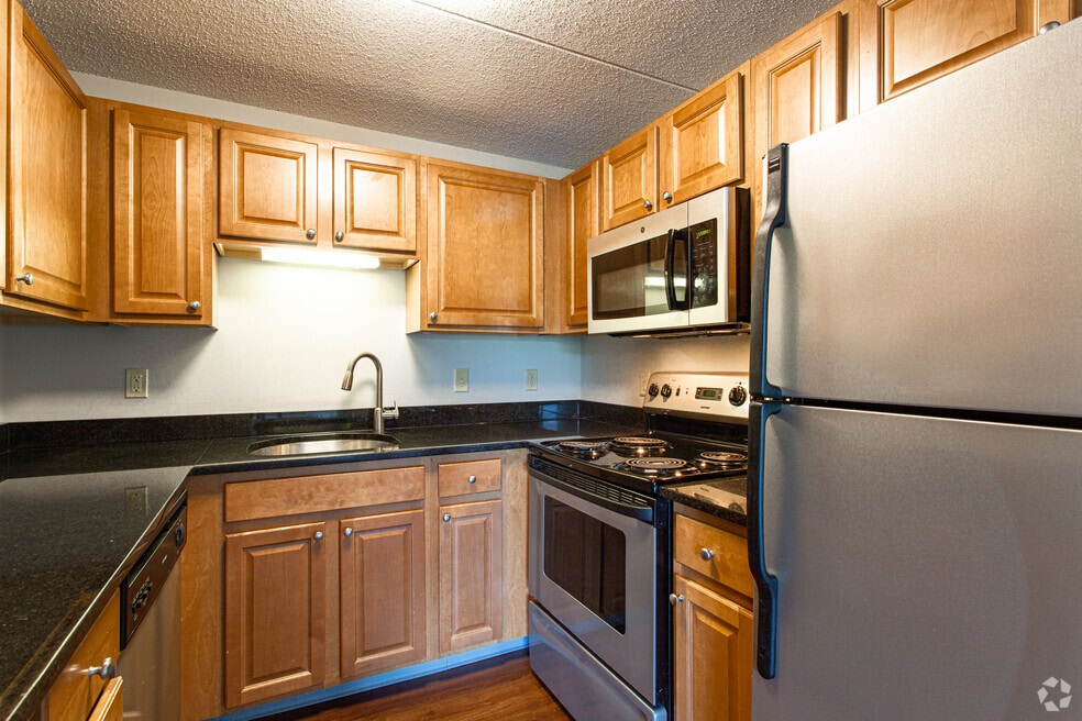 2 BR 1 Bath / 1100 sf