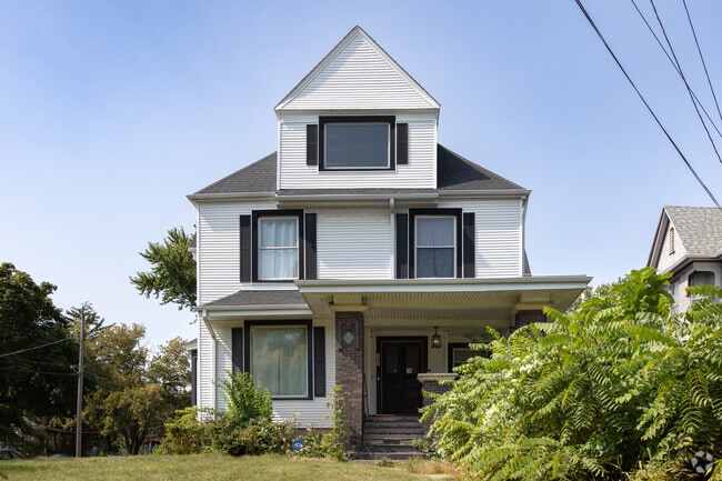 Orchid 3rd Union offers historic homes with a lot of space and proximity to downtown Rockford.