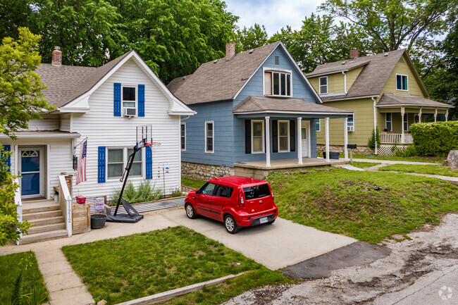 In the Sugar Creek neighborhood you will find many of the homes situated among the hillside.