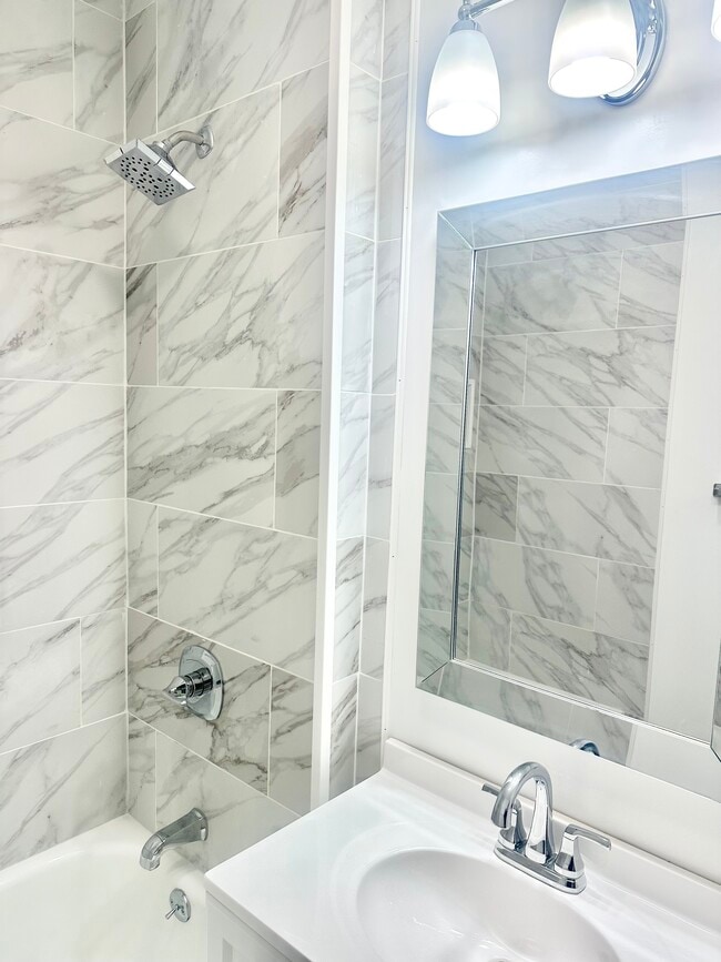 69 Tremont Ave unit 2, Bridgeport, CT 06606 - photo 5