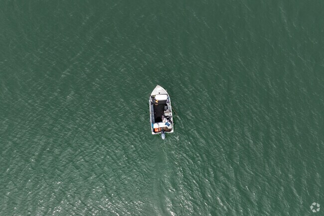 This resident enjoys boating on the shores of Germantown.