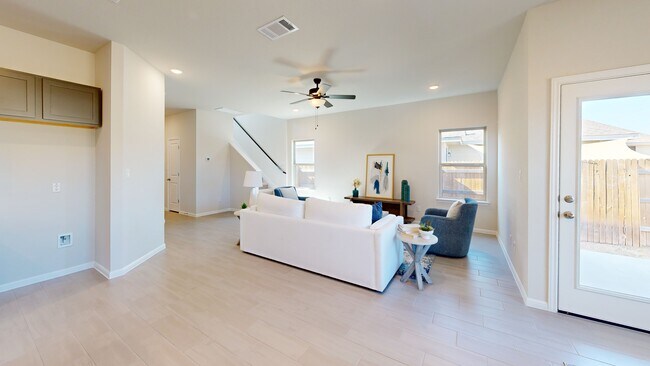 129 Trailstone Dr, Bastrop, TX 78602 - photo 2