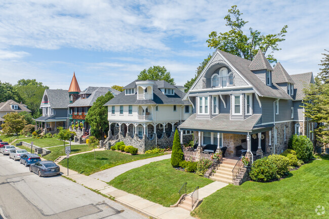The architecture in Narberth includes Second Empire and Queen Anne.