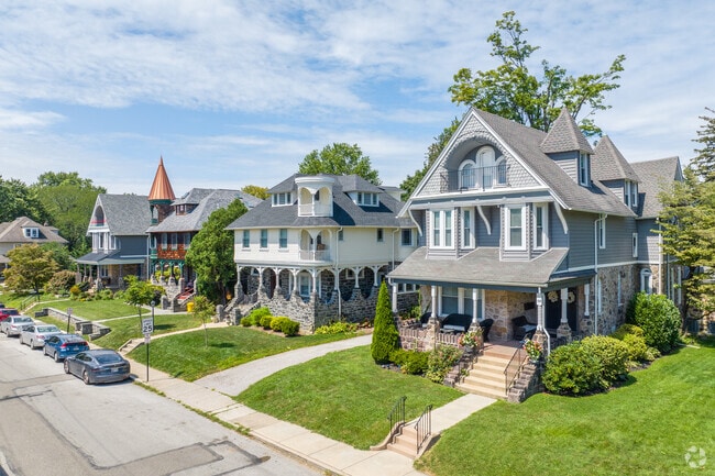 The architecture in Narberth includes Second Empire and Queen Anne.