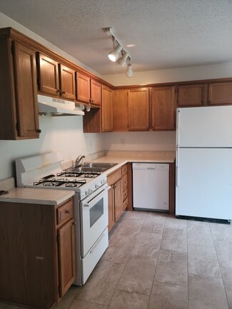 5362 Cider Mill Rd, Erie, PA 16509