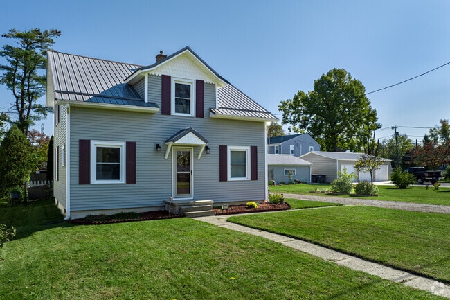 Charming cottage style living just off Kyle Road.
