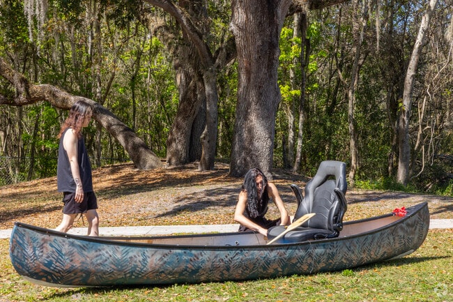 Canoeing is a very popular way to spend the day in Thononosassa.