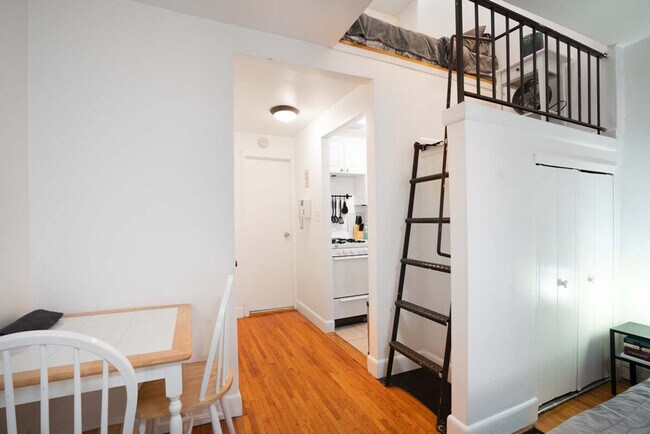 328 E 74th St unit ID1032016P, New York, NY 10021 - photo 3